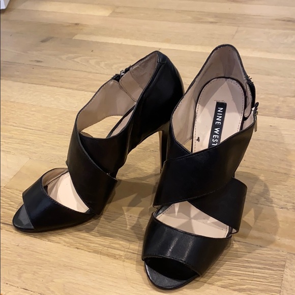 Nine West Black Heels 6.5 - Picture 1 of 8